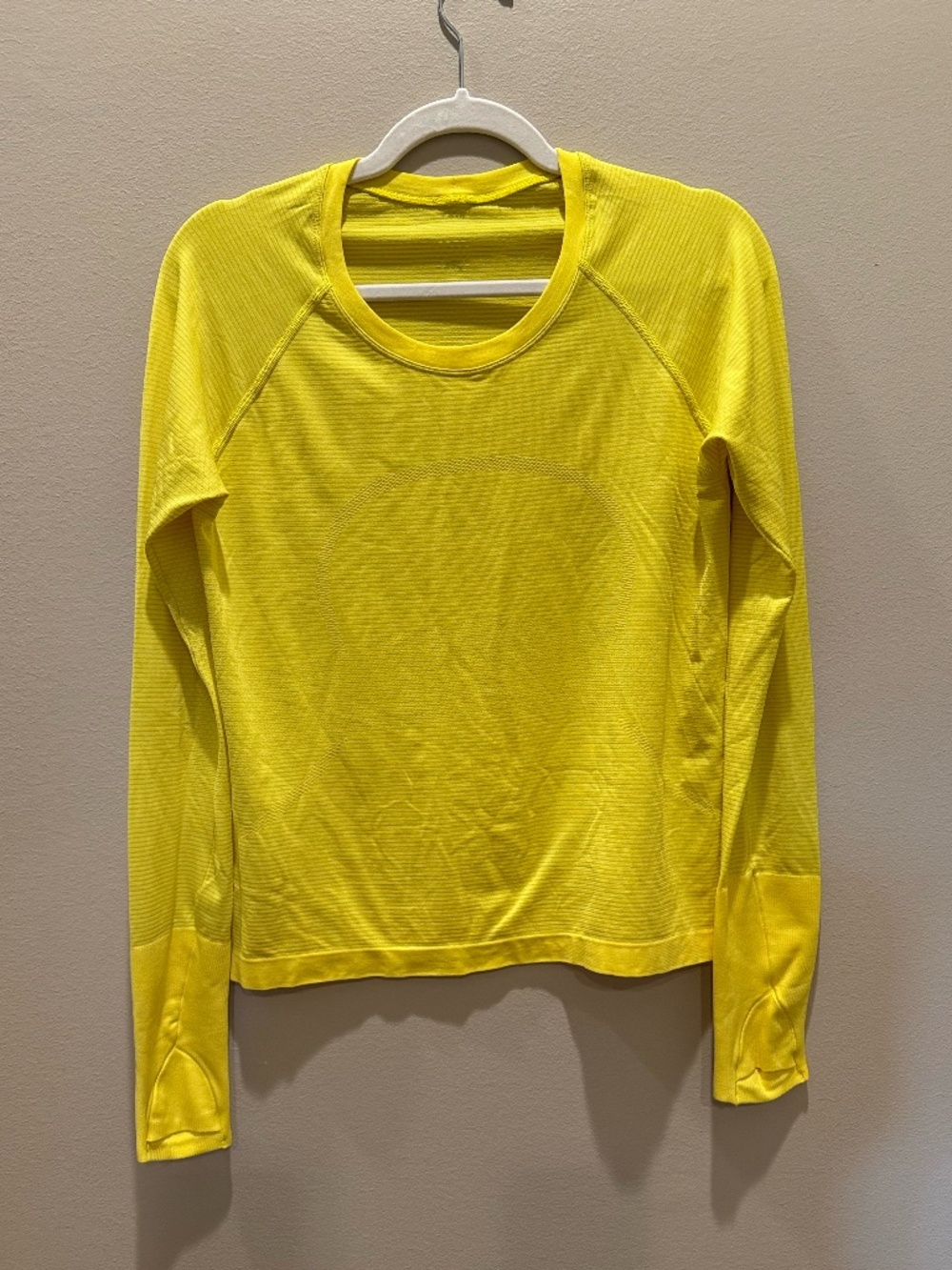Swiftly Tech Long Sleeve Shirt 2.0 *Race Length | Sonic Yellow | Size 10